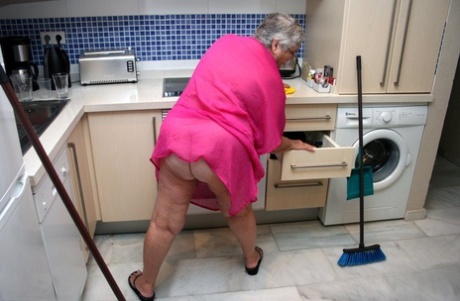 granny caught on hiddencam