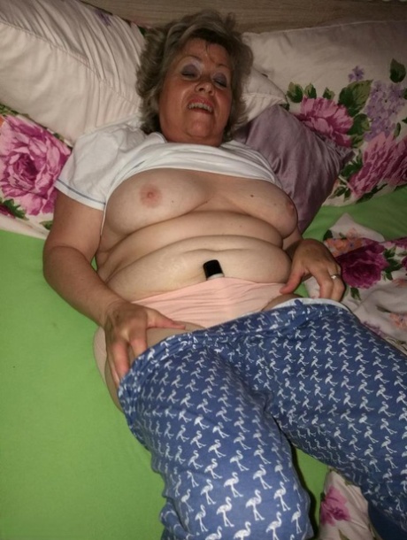 sexy tanned granny