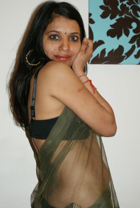 Kavya Sharma naked photo