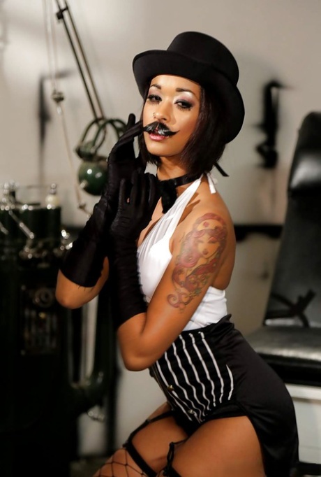 Skin Diamond porno gallery