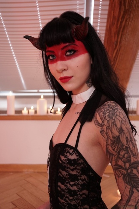 Devil Red sex pics